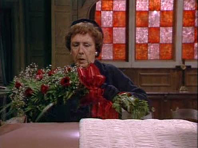 Click to watch 'Ediths Final Respects' (popup) All In The Family